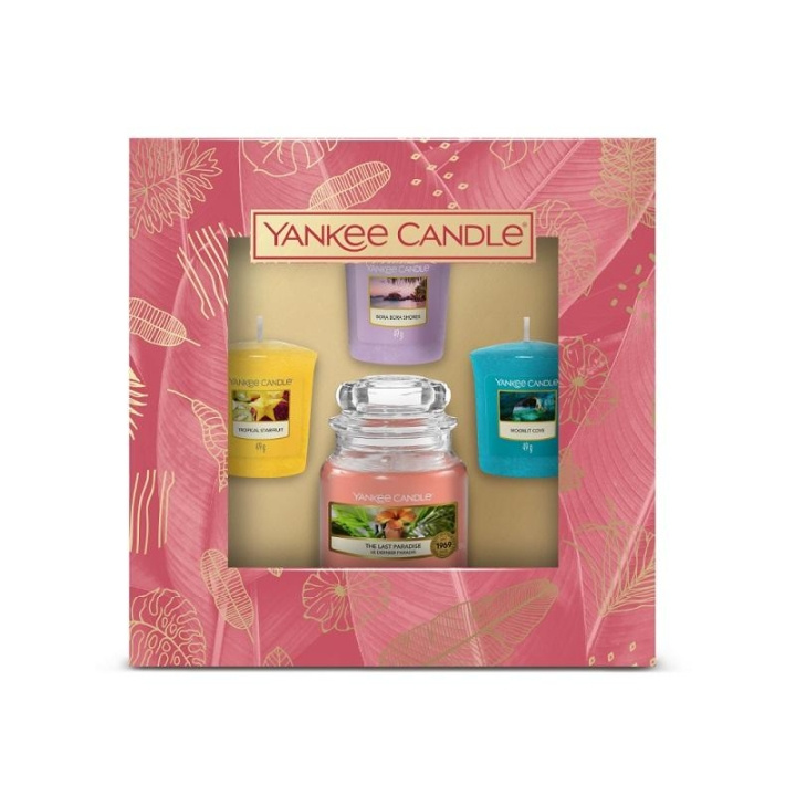 Yankee Candle Giftset Yankee Candle 1 Small Jar 3 Votive Candles - The Last Paradise i gruppen SKÖNHET & HÄLSA / Presentkit / Presentkit För Henne hos TP E-commerce Nordic AB (C00622)
