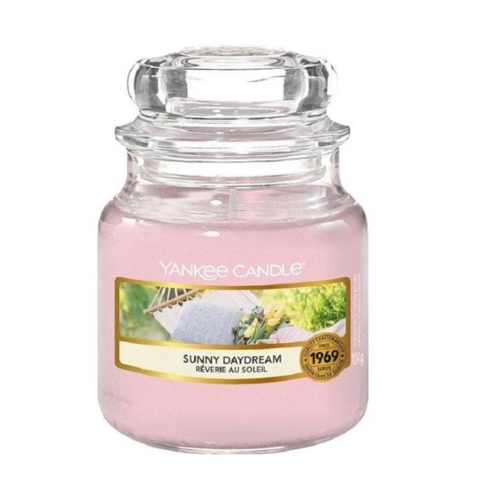 Yankee Candle Classic Small Jar Sunny Daydream 104g i gruppen SKÖNHET & HÄLSA / Doft & Parfym / Övrig doft / Doftljus hos TP E-commerce Nordic AB (C00628)