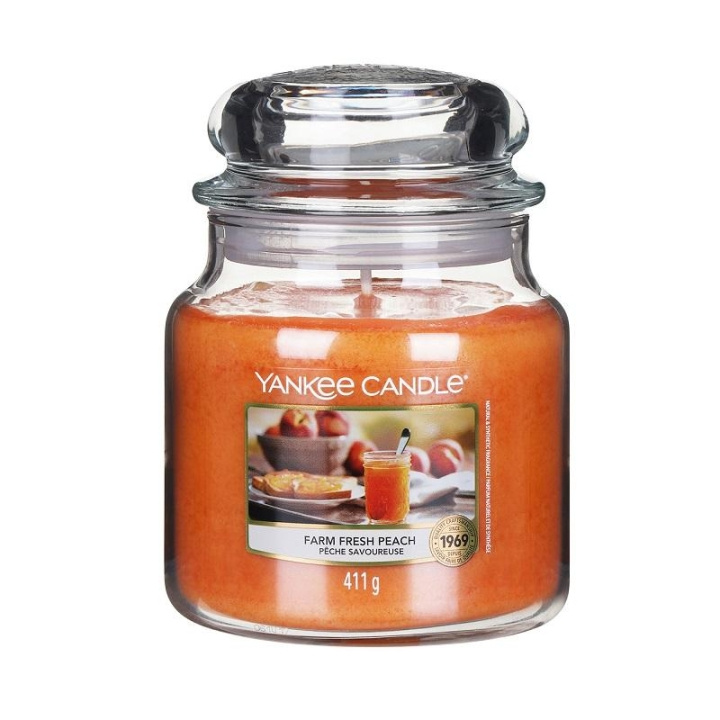 Yankee Candle Classic Medium Jar Farm Fresh Peach 411g i gruppen SKÖNHET & HÄLSA / Doft & Parfym / Övrig doft / Doftljus hos TP E-commerce Nordic AB (C00646)