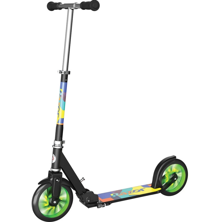 Razor A5 Lux Light Up Scooter - Green i gruppen LEKSAKER, BARN- & BABYPRODUKTER / Uteleksaker / Cyklar & Sparkcyklar hos TP E-commerce Nordic AB (C05014)