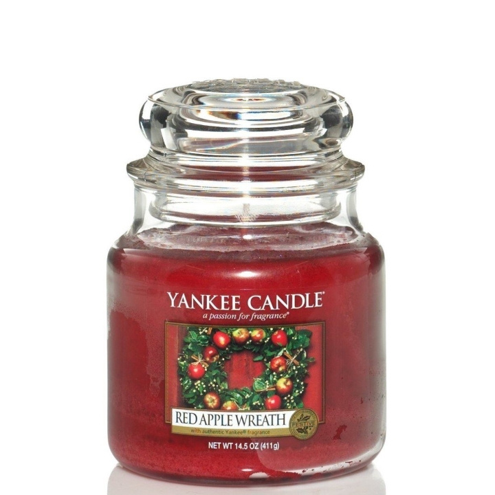 Yankee Candle Classic Medium Jar Red Apple Wreath 411g i gruppen SKÖNHET & HÄLSA / Doft & Parfym / Övrig doft / Doftljus hos TP E-commerce Nordic AB (C10830)