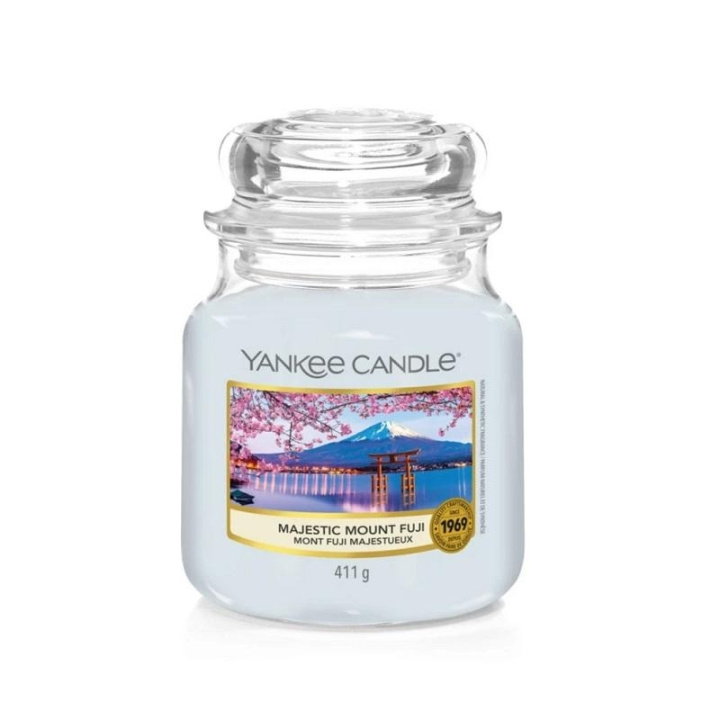 Yankee Candle Classic Medium Jar Majestic Mount Fuji 411g i gruppen SKÖNHET & HÄLSA / Doft & Parfym / Övrig doft / Doftljus hos TP E-commerce Nordic AB (C11207)