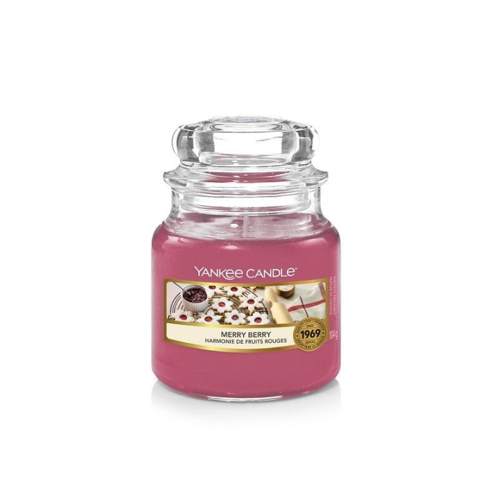 Yankee Candle Classic Small Jar Merry Berry 104g i gruppen SKÖNHET & HÄLSA / Doft & Parfym / Övrig doft / Doftljus hos TP E-commerce Nordic AB (C11394)