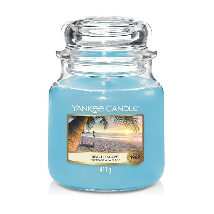 Yankee Candle Classic Medium Jar Beach Escape 411g i gruppen SKÖNHET & HÄLSA / Doft & Parfym / Övrig doft / Doftljus hos TP E-commerce Nordic AB (C12952)