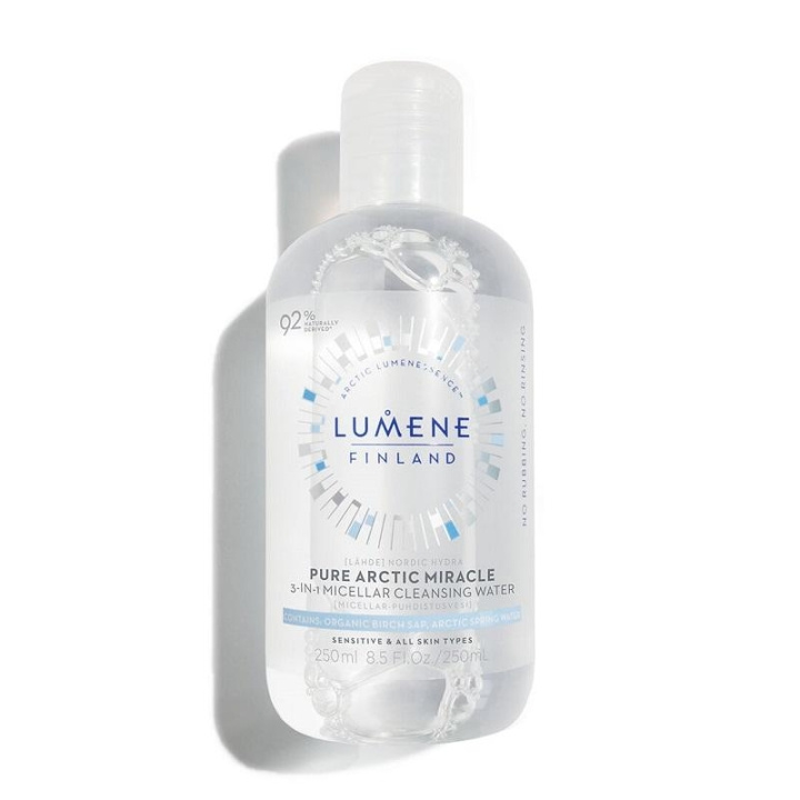 Lumene Pure Arctic Miracle 3-In-1 Cleansing Water 250ml i gruppen SKÖNHET & HÄLSA / Hudvård / Ansiktsvård / Rengöring hos TP E-commerce Nordic AB (C13320)
