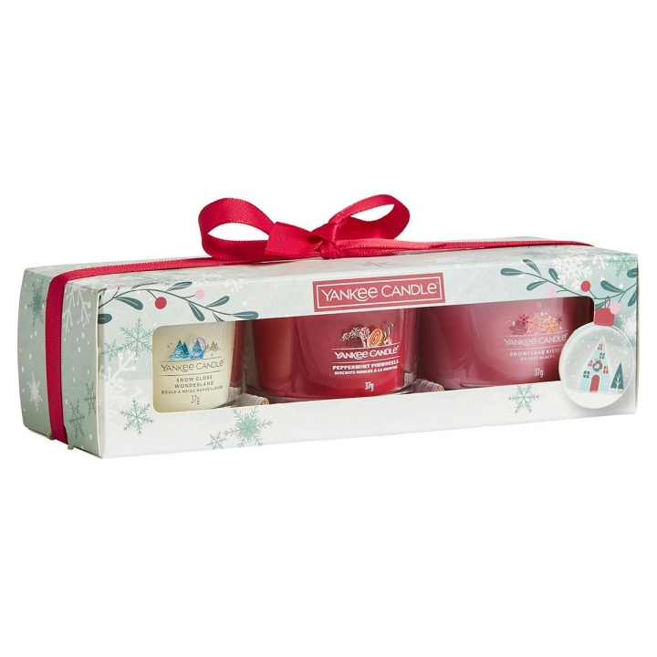 Giftset Yankee Candle Snow Globe Wonderland 3 Filled Votive i gruppen SKÖNHET & HÄLSA / Doft & Parfym / Övrig doft / Doftljus hos TP E-commerce Nordic AB (C14034)