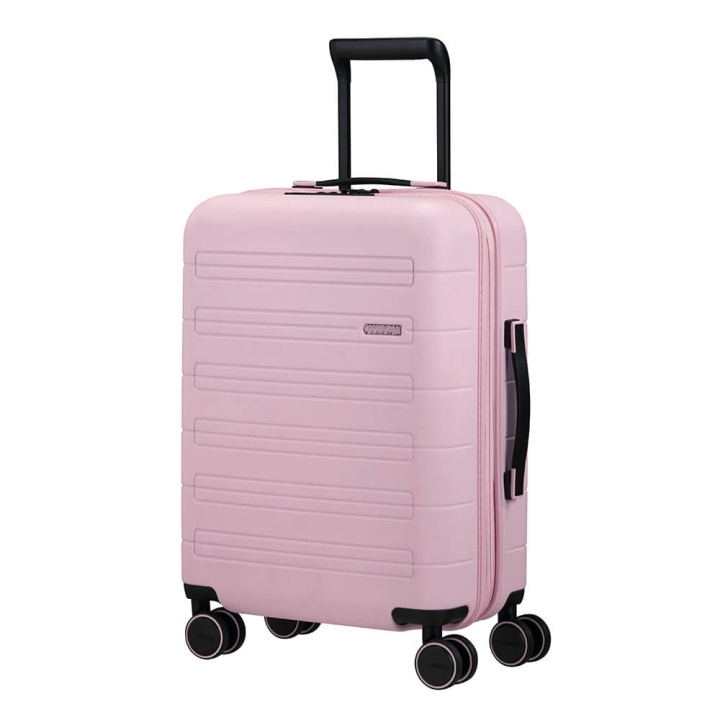 American Tourister Nova Stream Spinner 55/20 Expand Mjukt Rosa i gruppen SPORT, FRITID & HOBBY / Resetillbehör / Resväskor hos TP E-commerce Nordic AB (C17064)