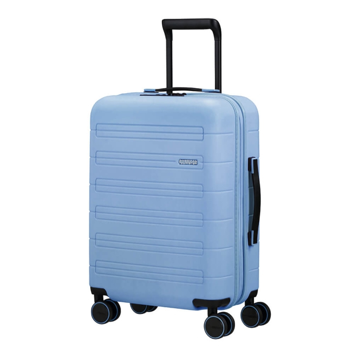 American Tourister Nova Stream Spinner 55/20 Expand Pastellblå i gruppen SPORT, FRITID & HOBBY / Resetillbehör / Resväskor hos TP E-commerce Nordic AB (C17065)