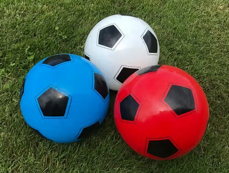 Plastfotboll 21 cm, Osorterade färger i gruppen LEKSAKER, BARN- & BABYPRODUKTER / Uteleksaker / Sport & Spel hos TP E-commerce Nordic AB (C24622)