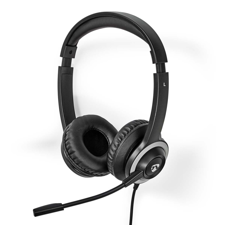 Nedis PC headset | On-Ear | Stereo | USB Type-A / USB Type-C™ | Vikbara Mikrofon | Svart i gruppen DATORER & KRINGUTRUSTNING / Datortillbehör / Headset hos TP E-commerce Nordic AB (C25675)