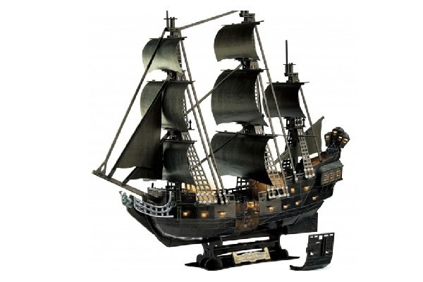 Revell 3D Puzzle Black Pearl LED Edition i gruppen SPORT, FRITID & HOBBY / Hobby / Plastmodeller / Skepp hos TP E-commerce Nordic AB (C29844)