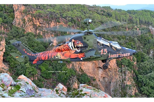 Revell Eurocopter Tiger \'15 Years Tiger\' 1:72 i gruppen SPORT, FRITID & HOBBY / Hobby / Plastmodeller / Flyg/Helikoptrar hos TP E-commerce Nordic AB (C29921)