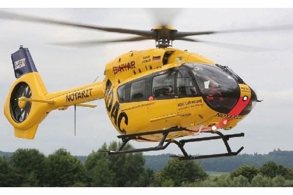 Revell H145 \'ADAC/REGA\' 1:32 i gruppen SPORT, FRITID & HOBBY / Hobby / Plastmodeller / Flyg/Helikoptrar hos TP E-commerce Nordic AB (C29931)