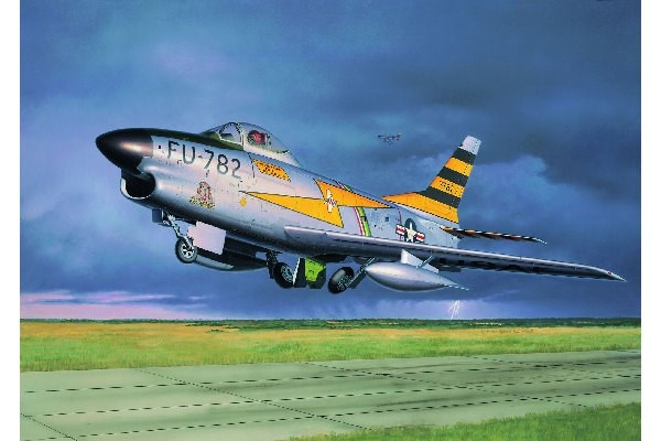Revell F-86D Dog Sabre i gruppen SPORT, FRITID & HOBBY / Hobby / Plastmodeller / Flyg/Helikoptrar hos TP E-commerce Nordic AB (C30561)