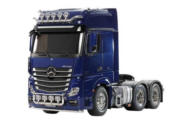 TAMIYA 1/14 Mercedes-Benz Actros 3363 ( Pre-P.Pearl Blue) i gruppen LEKSAKER, BARN- & BABYPRODUKTER / Radiostyrt / Övrigt radiostyrt hos TP E-commerce Nordic AB (C31527)