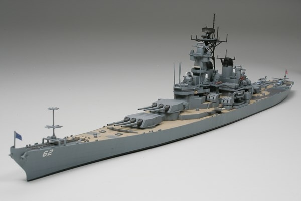 TAMIYA 1/700 U.S. Battleship New Jersey i gruppen SPORT, FRITID & HOBBY / Hobby / Plastmodeller / Militärfordon (Land) hos TP E-commerce Nordic AB (C31534)