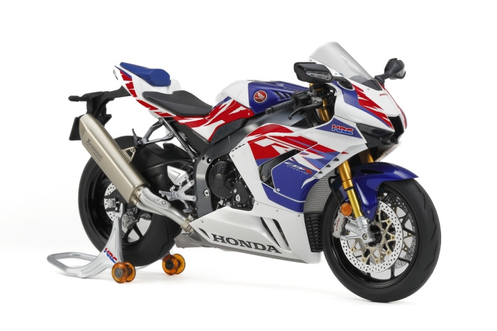 TAMIYA 1/12 Honda CBR1000RR-R FIREBLADE SP 30th i gruppen SPORT, FRITID & HOBBY / Hobby / Plastmodeller / Motorcyklar hos TP E-commerce Nordic AB (C31745)