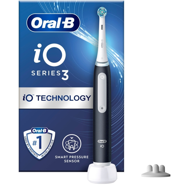 Oral B Eltandborste iO3S Matt Black i gruppen SKÖNHET & HÄLSA / Munvård / Eltandborstar hos TP E-commerce Nordic AB (C33862)