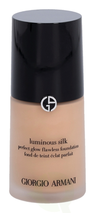 Armani Luminous Silk Foundation 30 ml #4.5 i gruppen SKÖNHET & HÄLSA / Makeup / Basmakeup / Foundation hos TP E-commerce Nordic AB (C41218)