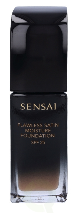 Sensai Flawless Satin Foundation SPF25 30 ml FS204.5 Warm Beige i gruppen SKÖNHET & HÄLSA / Makeup / Basmakeup / Foundation hos TP E-commerce Nordic AB (C41544)
