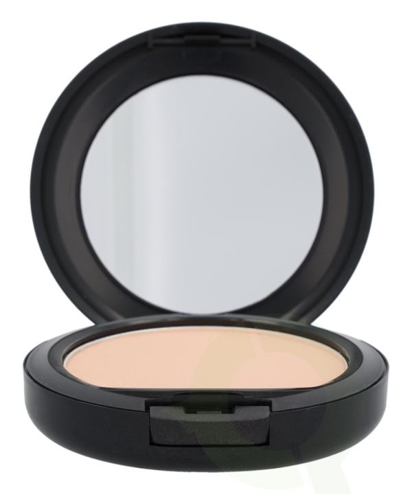 MAC Studio Fix Powder Plus Foundation 15 gr NW20 i gruppen SKÖNHET & HÄLSA / Makeup / Basmakeup / Foundation hos TP E-commerce Nordic AB (C41682)