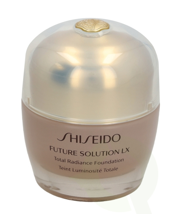 Shiseido Future Solution LX Total Radiance Foundation SPF15 30 ml Neutral 3 i gruppen SKÖNHET & HÄLSA / Makeup / Basmakeup / Foundation hos TP E-commerce Nordic AB (C41792)