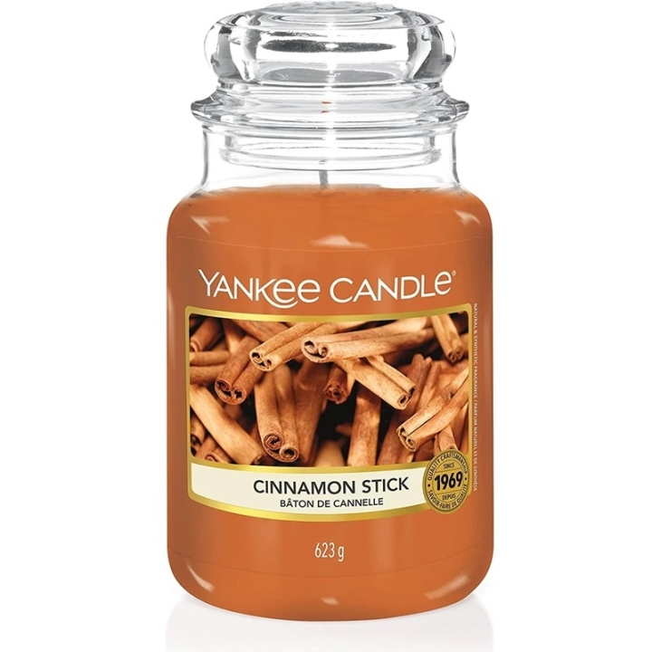 Yankee Candle Classic Large Jar Cinnamon Stick 623g i gruppen SKÖNHET & HÄLSA / Doft & Parfym / Övrig doft / Doftljus hos TP E-commerce Nordic AB (C44319)