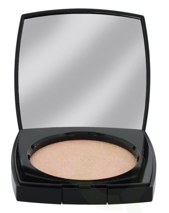 Chanel Poudre Lumiere Highlighting Powder 8.5 gr #10 Ivory Gold i gruppen SKÖNHET & HÄLSA / Makeup / Basmakeup / Puder hos TP E-commerce Nordic AB (C49724)