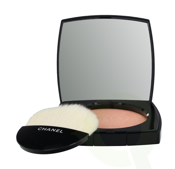 Chanel Poudre Lumiere Highlighting Powder 8.5 gr #30 Rosy Gold i gruppen SKÖNHET & HÄLSA / Makeup / Basmakeup / Puder hos TP E-commerce Nordic AB (C49725)