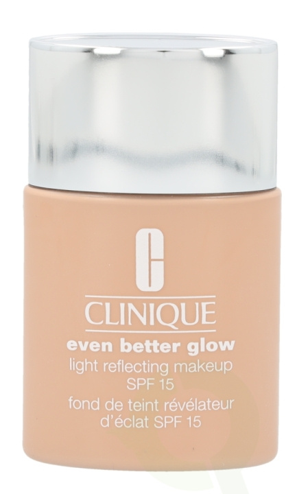 Clinique Even Better Glow Light Reflecting Makeup SPF15 30 ml CN28 Ivory i gruppen SKÖNHET & HÄLSA / Makeup / Basmakeup / Foundation hos TP E-commerce Nordic AB (C50250)