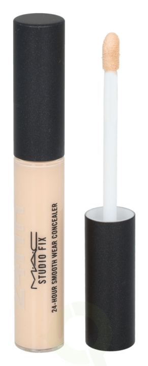 MAC Studio Fix 24-Hour Smooth Wear Concealer 7 ml NC15 i gruppen SKÖNHET & HÄLSA / Makeup / Basmakeup / Concealer hos TP E-commerce Nordic AB (C53771)
