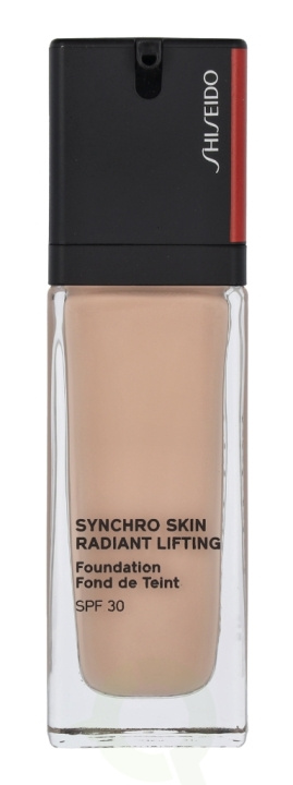 Shiseido Synchro Skin Radiant Lifting Foundation SPF30 30 ml #140 Porcelain i gruppen SKÖNHET & HÄLSA / Makeup / Basmakeup / Foundation hos TP E-commerce Nordic AB (C56070)
