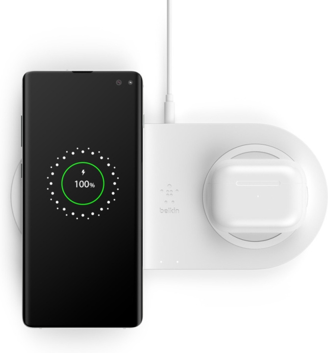 Belkin BoostCharge trådlös dubbel laddningsdocka, vit i gruppen SMARTPHONE & SURFPLATTOR / Laddare & Kablar / Trådlösa Qi laddare hos TP E-commerce Nordic AB (C57660)