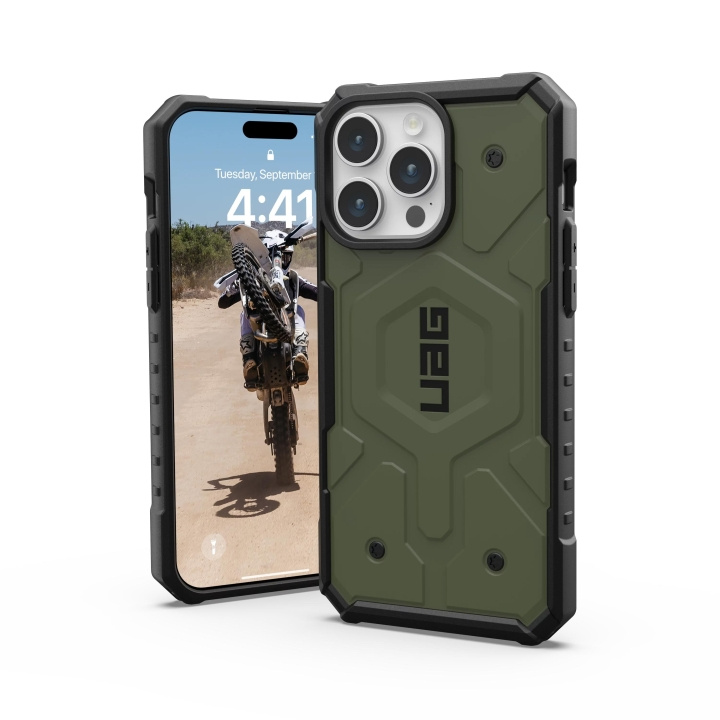 Urban Armor Gear iPhone 15 Pro Max Pathfinder Magsafe - Olive Drab i gruppen SMARTPHONE & SURFPLATTOR / Mobilskydd / Apple / iPhone 15 hos TP E-commerce Nordic AB (C59768)