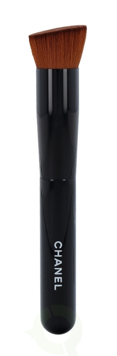 Chanel Les Pinceaux 2-In-1 Foundation Brush 1 piece No 101 i gruppen SKÖNHET & HÄLSA / Makeup / Verktyg & Sminkset / Borstar & Penslar hos TP E-commerce Nordic AB (C66907)
