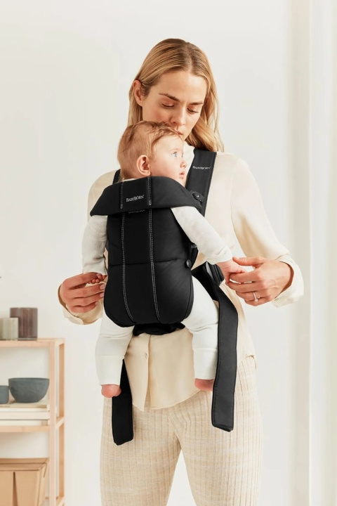 BabyBjörn Mini Vävd Bärsele, svart i gruppen LEKSAKER, BARN- & BABYPRODUKTER / Barntextilier / Bärsele & Bärsjalar hos TP E-commerce Nordic AB (C75343)