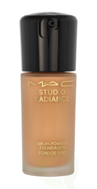 MAC Studio Radiance Serum-Powered Foundation 30 ml NC18 i gruppen SKÖNHET & HÄLSA / Makeup / Basmakeup / Foundation hos TP E-commerce Nordic AB (C75948)