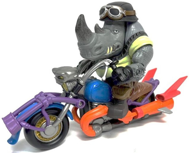Teenage Mutant Ninja Turtles: Rocksteady Chopper Cycle figur + motorcykel i gruppen LEKSAKER, BARN- & BABYPRODUKTER / Leksaker / Leksaksbilar & andra fordon hos TP E-commerce Nordic AB (C76178)