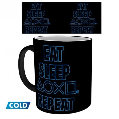 Abysse PLAYSTATION - Mugg Värmeväxling - 320 ml - Äta Sova Upprepa i gruppen SPORT, FRITID & HOBBY / Roliga prylar / Muggar hos TP E-commerce Nordic AB (C82555)