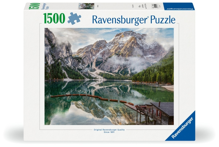 Ravensburger Pussel Lake Braies 1500p (12001211) i gruppen SPORT, FRITID & HOBBY / Hobby / Pussel hos TP E-commerce Nordic AB (C86563)