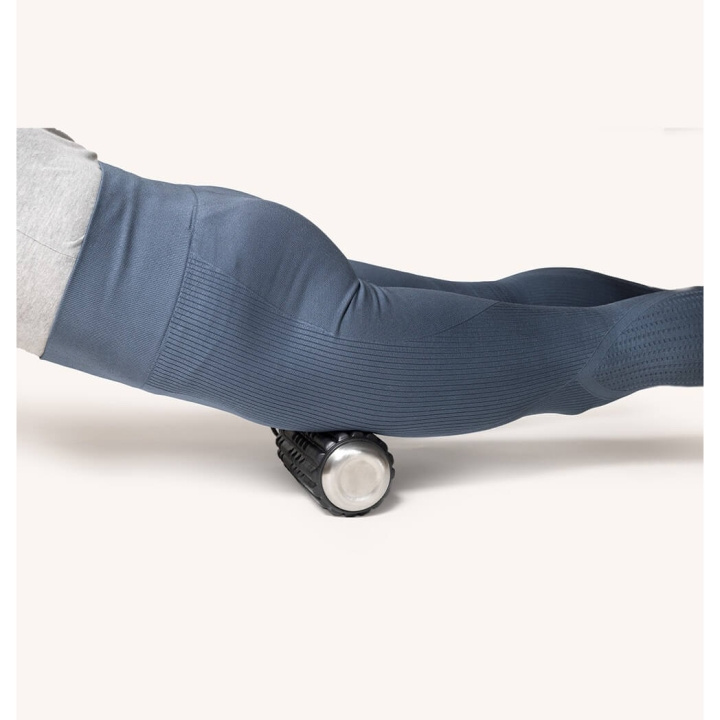 SWEDISH POSTURE WaveWell 2in1 Vattenflaska & Foamroller i gruppen SPORT, FRITID & HOBBY / Träningsredskap / Träningsredskap & tillbehör hos TP E-commerce Nordic AB (C90726)