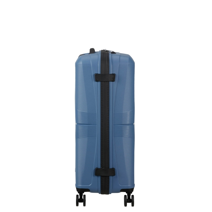 American Tourister Airconic Spinner 67/26 Coronet Blue i gruppen SPORT, FRITID & HOBBY / Resetillbehör / Resväskor hos TP E-commerce Nordic AB (C92318)
