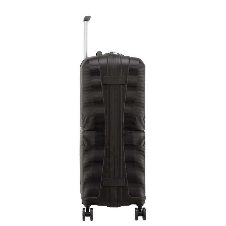 American Tourister Airconic Spinner 67/26 Onyx Black i gruppen SPORT, FRITID & HOBBY / Resetillbehör / Resväskor hos TP E-commerce Nordic AB (C92321)