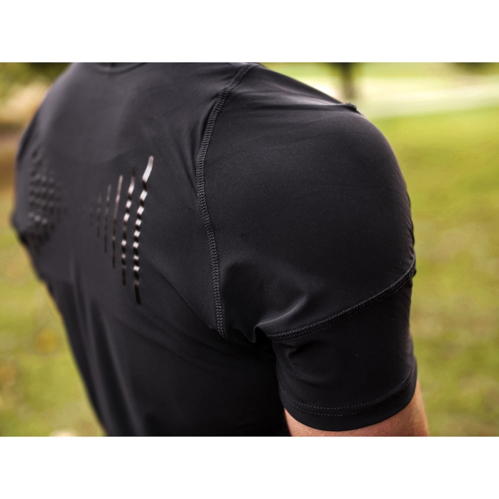 SWEDISH POSTURE Reminder Hållningströja Herr Svart XXL i gruppen SPORT, FRITID & HOBBY / Accessoarer / T-shirts & Tröjor hos TP E-commerce Nordic AB (D09219)
