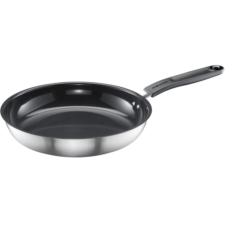 Fiskars Stekpanna FF 26 cm keramisk 1072311 i gruppen HEM, HUSHÅLL & TRÄDGÅRD / Köksredskap / Stekpannor hos TP E-commerce Nordic AB (D12094)