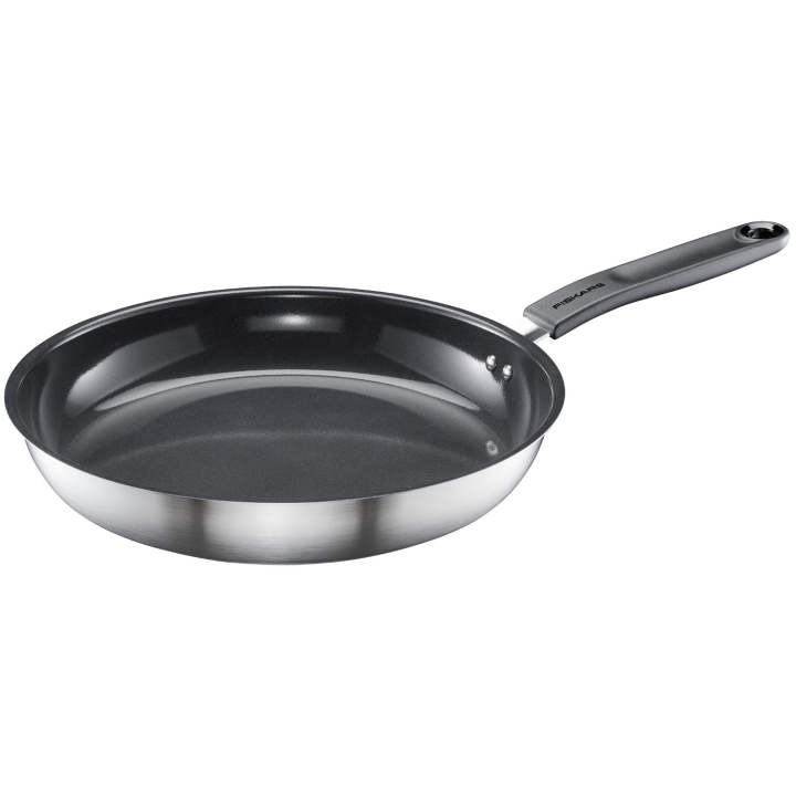 Fiskars Stekpanna FF 28 cm keramisk 1072312 i gruppen HEM, HUSHÅLL & TRÄDGÅRD / Köksredskap / Stekpannor hos TP E-commerce Nordic AB (D12095)