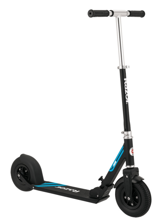 Razor A5 luftskoter - svart (13073005) i gruppen LEKSAKER, BARN- & BABYPRODUKTER / Uteleksaker / Cyklar & Sparkcyklar hos TP E-commerce Nordic AB (D14871)