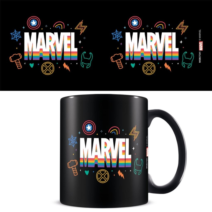 Pyramid International MARVEL PRIDE (LOGOTYP REGNBÅGE) SVART MUGG i gruppen SPORT, FRITID & HOBBY / Roliga prylar / Muggar hos TP E-commerce Nordic AB (D15462)