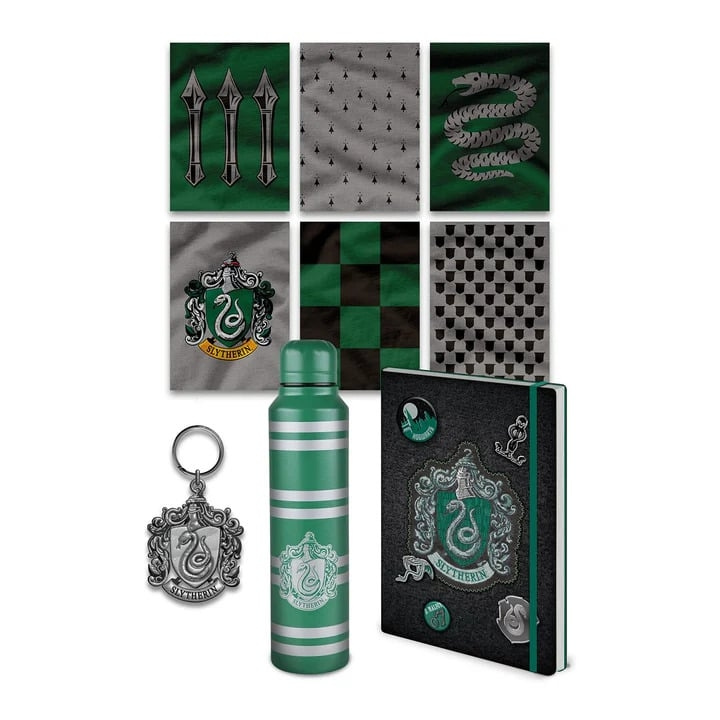 Pyramid International HARRY POTTER (COLOURFUL CREST SLYTHERIN) PREMIUM GIFT SET i gruppen SPORT, FRITID & HOBBY / Roliga prylar / Samlarobjekt hos TP E-commerce Nordic AB (D15479)