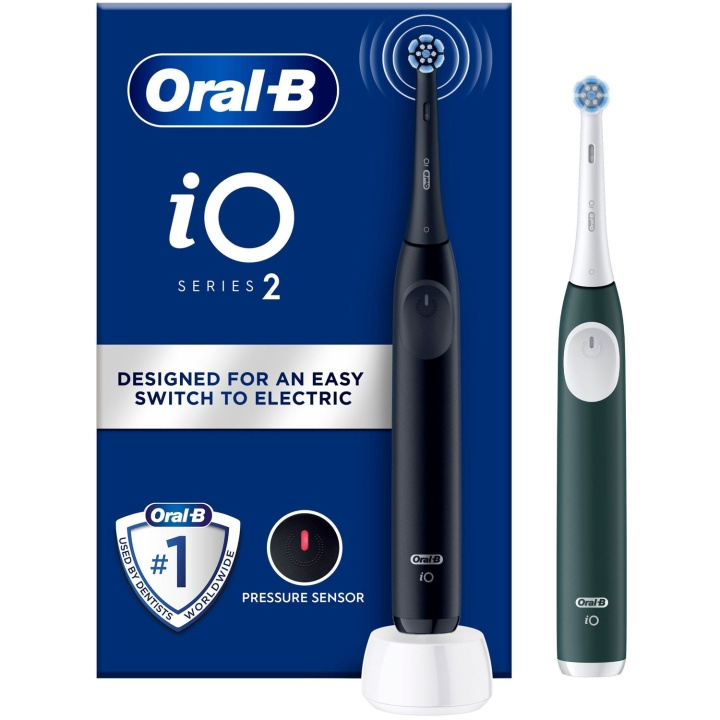 Oral B Eltandborste iO2 Series Duo Night Black / Forest Green i gruppen SKÖNHET & HÄLSA / Munvård / Eltandborstar hos TP E-commerce Nordic AB (D16509)